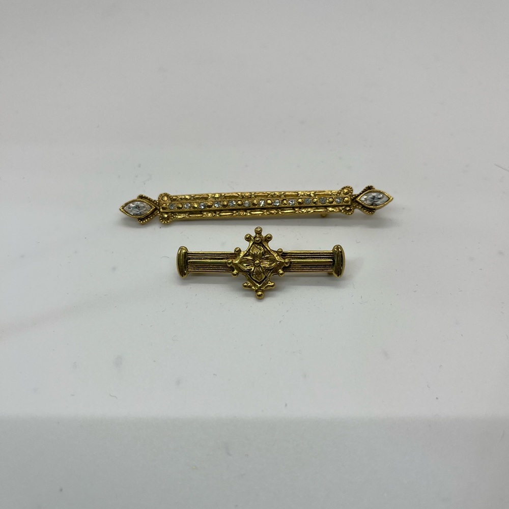 Elegant Gold Brooch vintage set